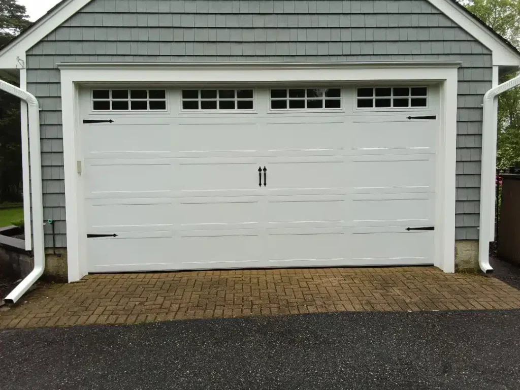 Check Your Garage Door Rating Before the Next Storm Hits Melbourne